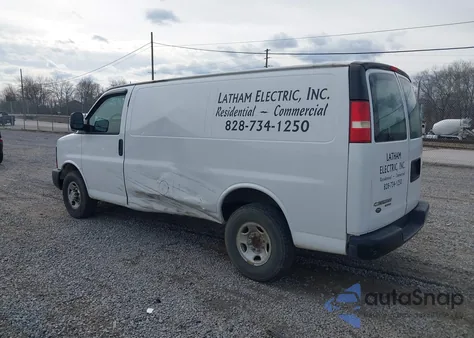 2015 Chevrolet Express 2500 Work Van z USA, uszkodzony, nr VIN 1GCWGFFF3F1107535